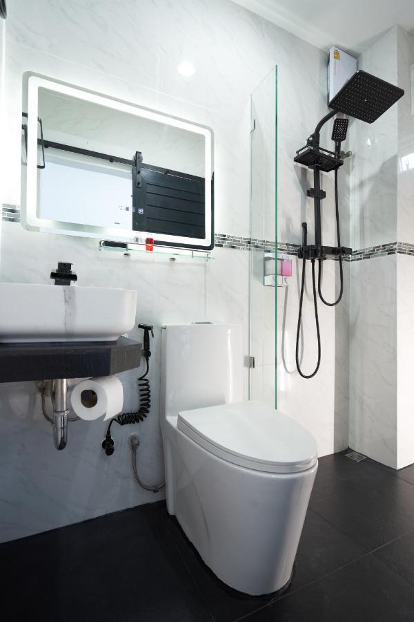 בנגקוק Thonglor Suites Hotel מראה חיצוני תמונה