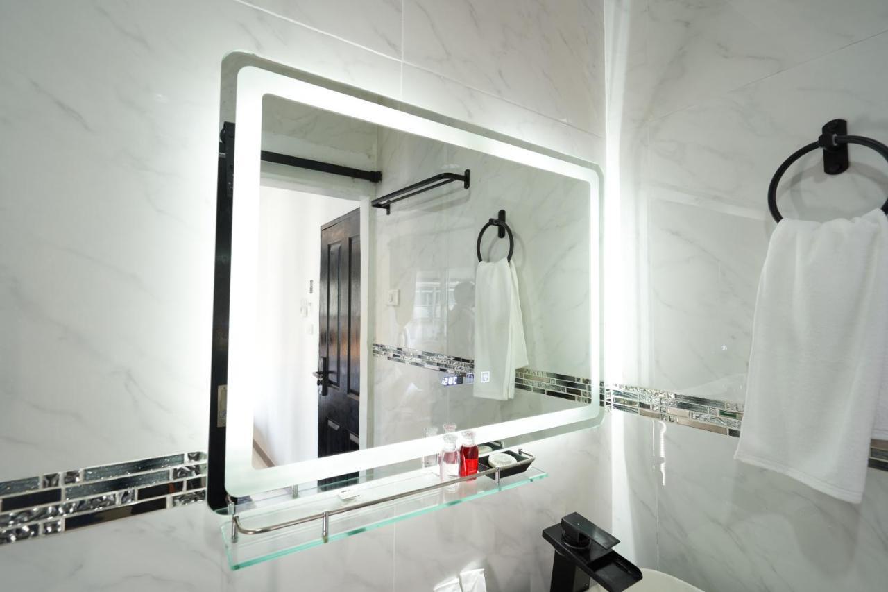 בנגקוק Thonglor Suites Hotel מראה חיצוני תמונה