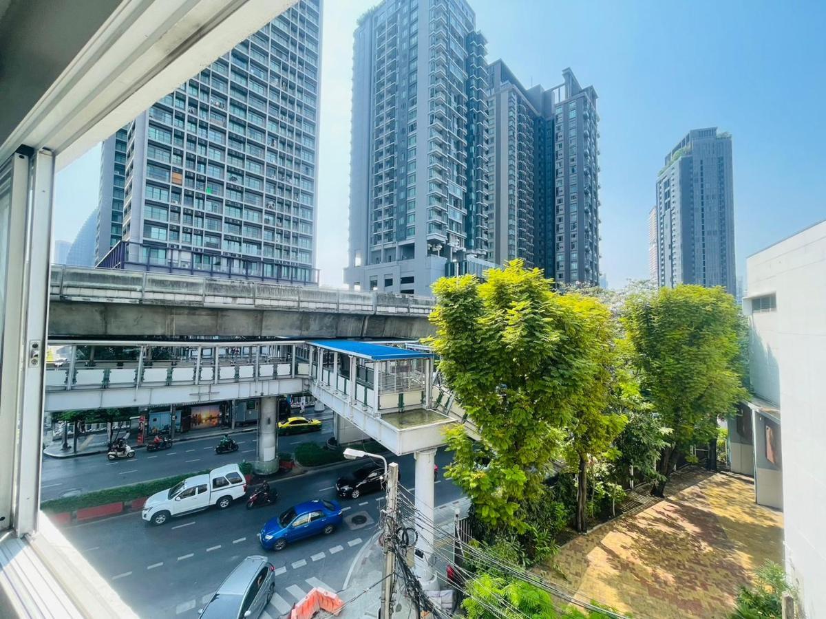בנגקוק Thonglor Suites Hotel מראה חיצוני תמונה