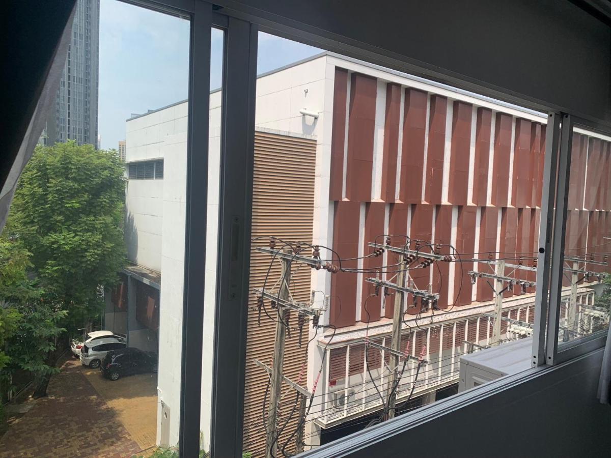 בנגקוק Thonglor Suites Hotel מראה חיצוני תמונה