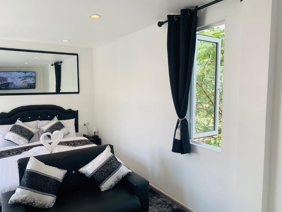 בנגקוק Thonglor Suites Hotel מראה חיצוני תמונה
