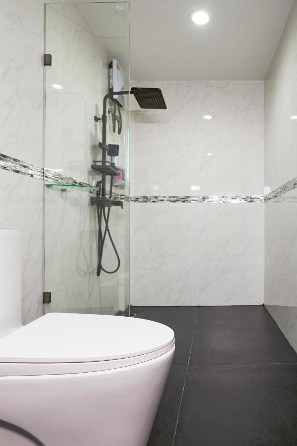 בנגקוק Thonglor Suites Hotel מראה חיצוני תמונה